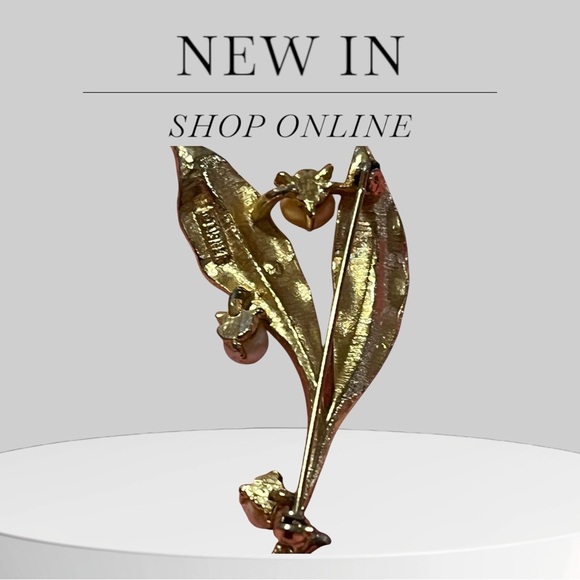 Elegant Gold Brooch Set with Pearls - Picture 4 of 14